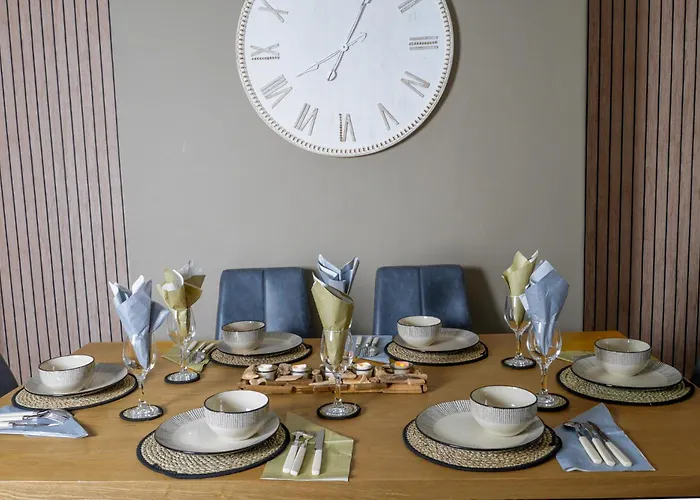 Heart Of Saltburn, Free Parking, Family Stays, Contractors - Scandi